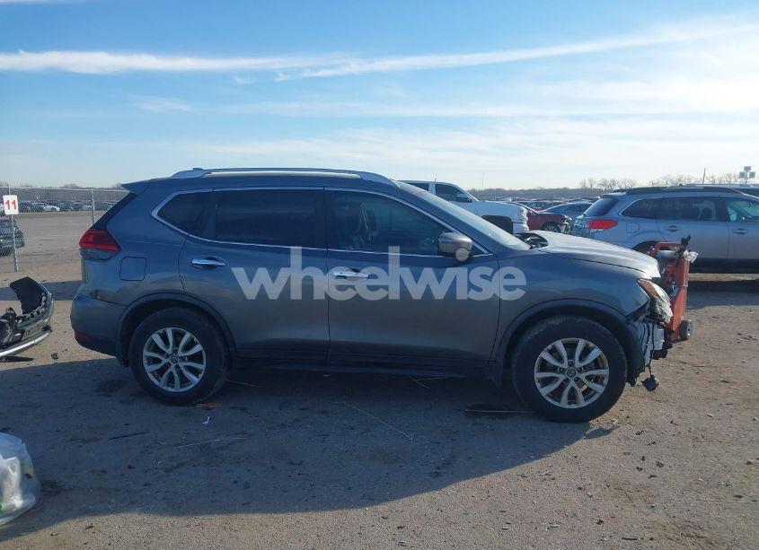 Photo 14 of 2017 Nissan Rogue SV (VIN JN8AT2MTXHW399637)