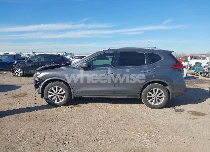 Photo 15 of 2017 Nissan Rogue SV (VIN JN8AT2MTXHW399637)