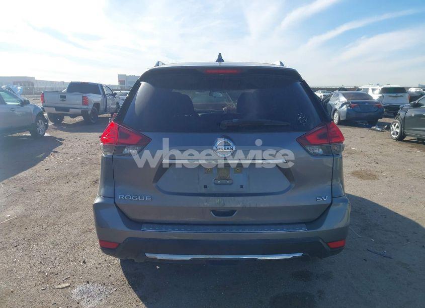 Photo 17 of 2017 Nissan Rogue SV (VIN JN8AT2MTXHW399637)