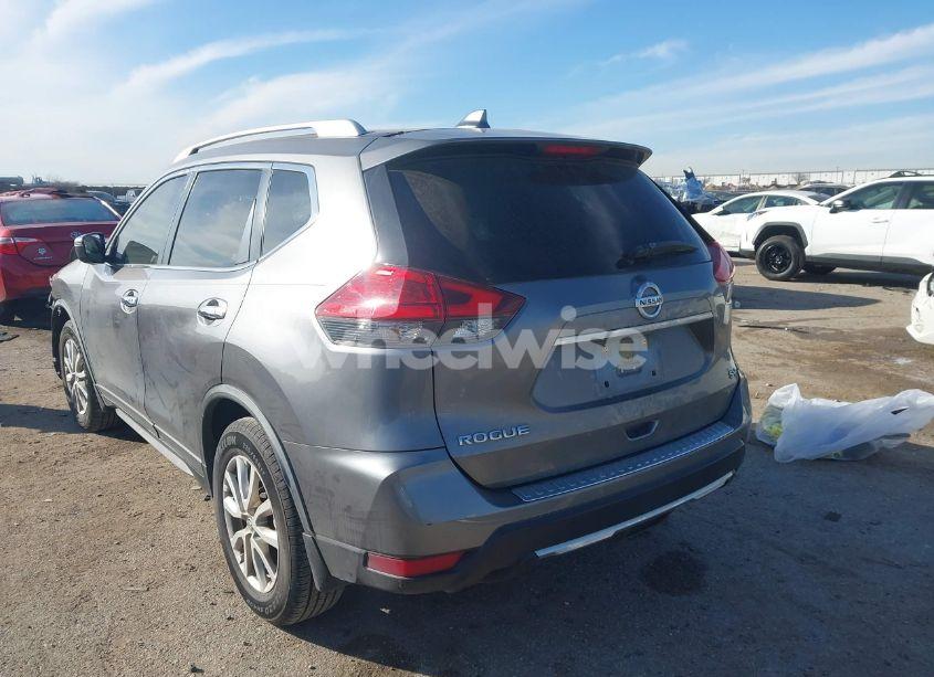 Photo 3 of 2017 Nissan Rogue SV (VIN JN8AT2MTXHW399637)