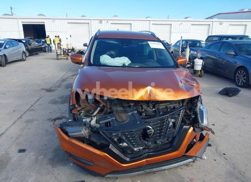 Photo 13 of 2019 Nissan Rogue SV (VIN JN8AT2MTXKW251074)