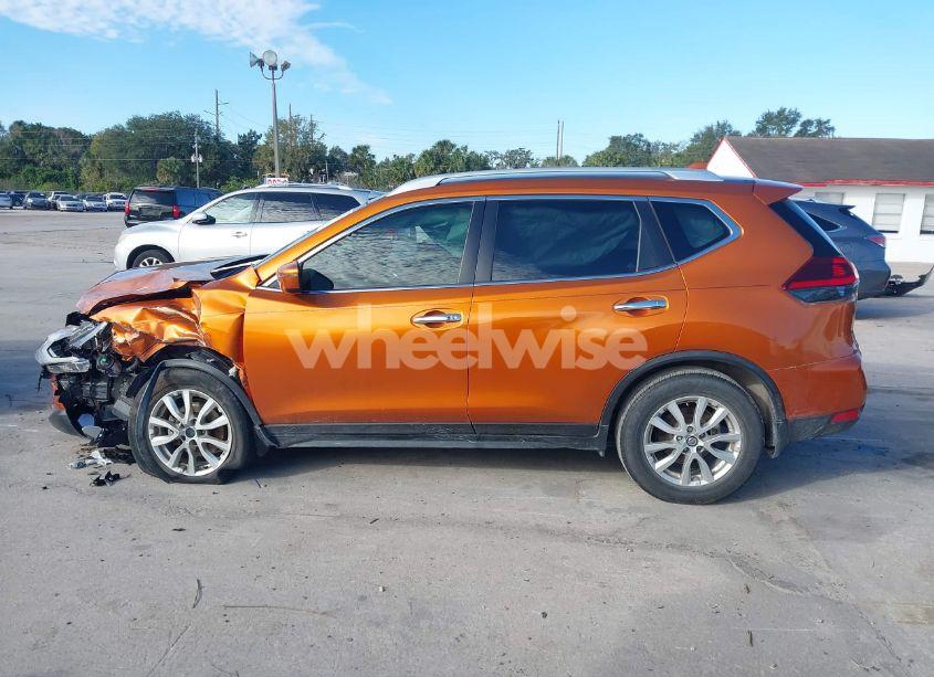 Photo 15 of 2019 Nissan Rogue SV (VIN JN8AT2MTXKW251074)