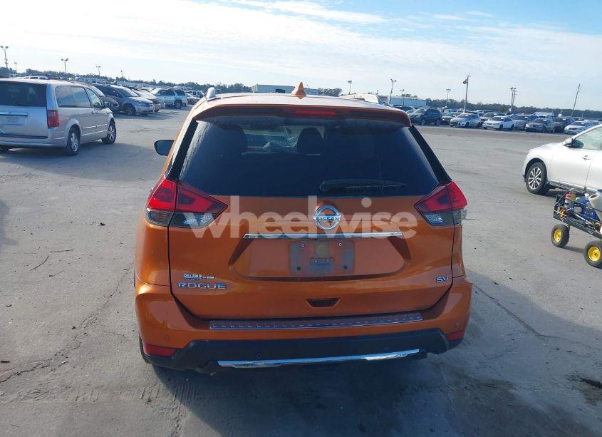 Photo 17 of 2019 Nissan Rogue SV (VIN JN8AT2MTXKW251074)