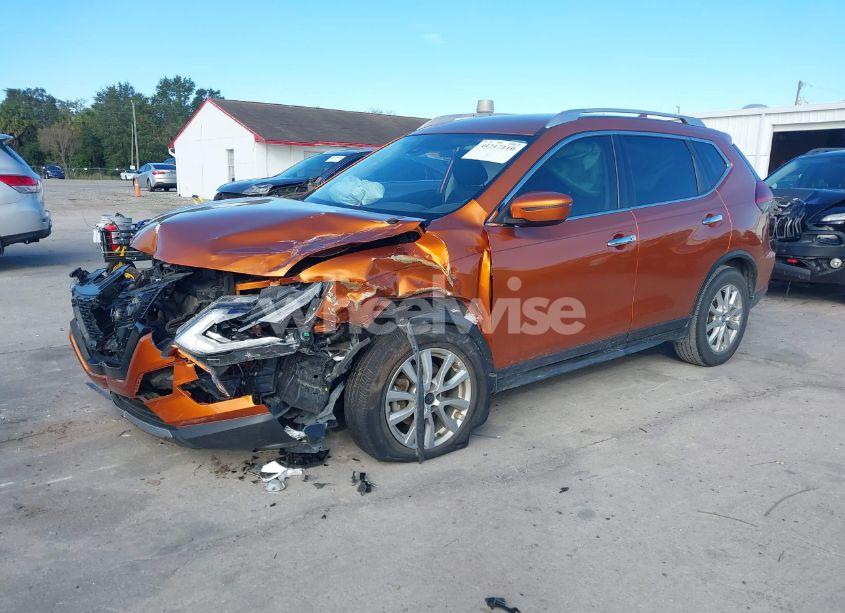Photo 2 of 2019 Nissan Rogue SV (VIN JN8AT2MTXKW251074)