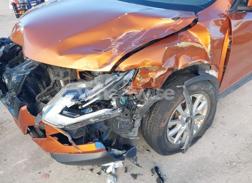 Photo 6 of 2019 Nissan Rogue SV (VIN JN8AT2MTXKW251074)