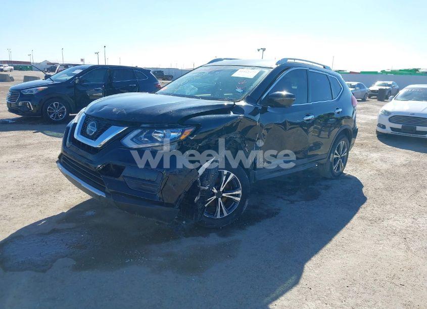 Photo 2 of 2019 Nissan Rogue SV (VIN JN8AT2MTXKW255772)