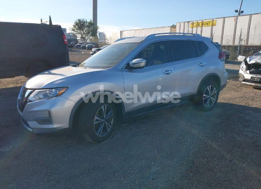 Photo 2 of 2019 Nissan Rogue SV (VIN JN8AT2MTXKW259000)