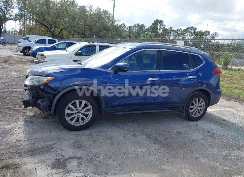 Photo 14 of 2019 Nissan Rogue SV (VIN JN8AT2MTXKW259871)