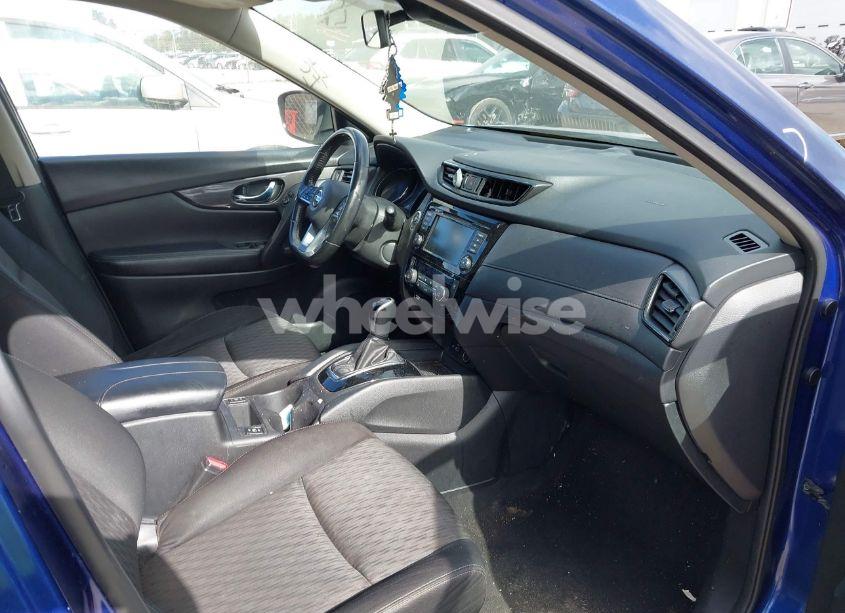 Photo 5 of 2019 Nissan Rogue SV (VIN JN8AT2MTXKW259871)