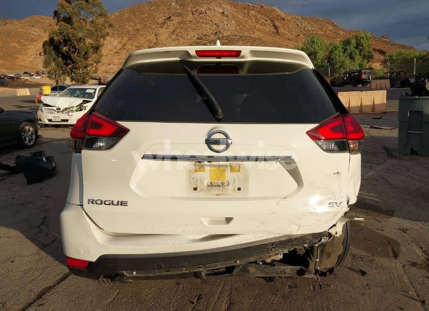 Photo 16 of 2019 Nissan Rogue SV (VIN JN8AT2MTXKW260941)