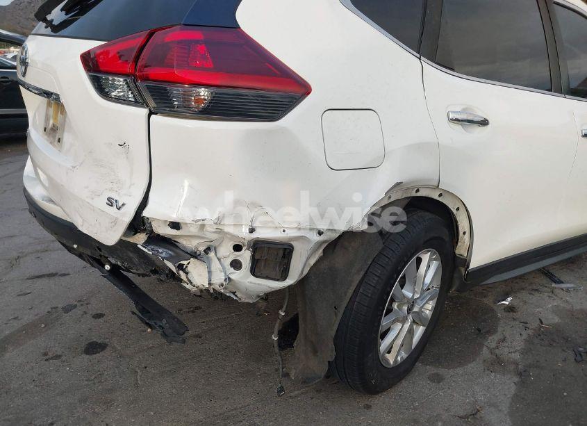 Photo 18 of 2019 Nissan Rogue SV (VIN JN8AT2MTXKW260941)