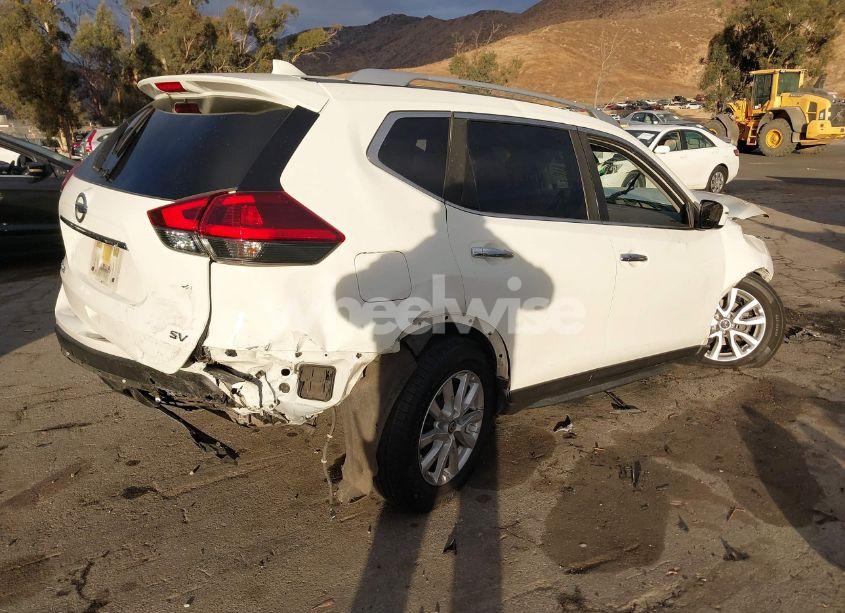 Photo 4 of 2019 Nissan Rogue SV (VIN JN8AT2MTXKW260941)