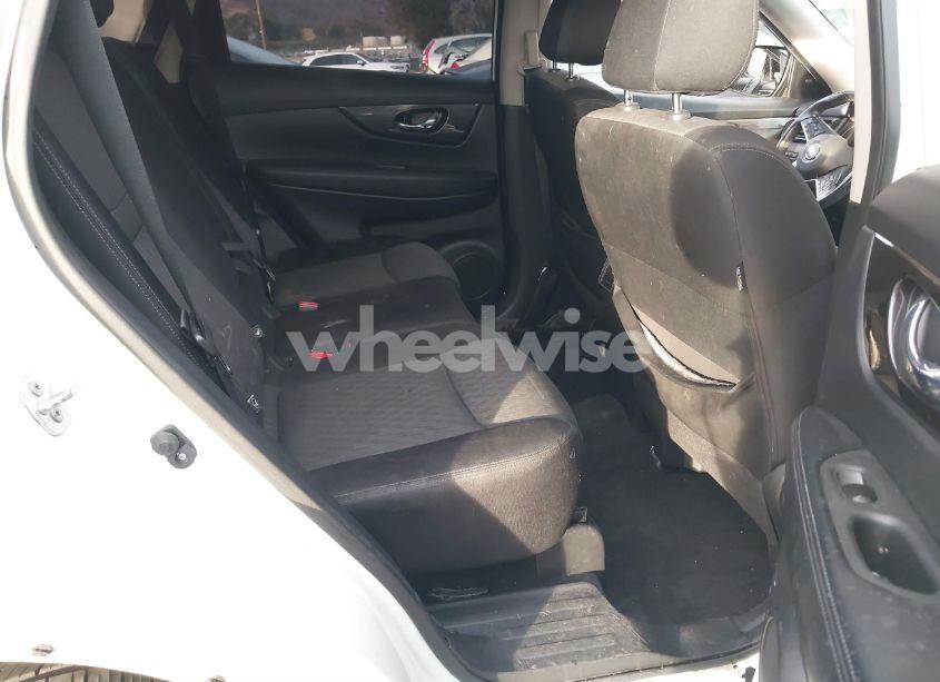 Photo 8 of 2019 Nissan Rogue SV (VIN JN8AT2MTXKW260941)