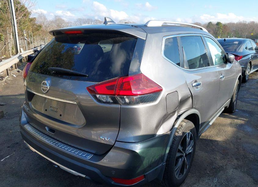 Photo 4 of 2019 Nissan Rogue SV (VIN JN8AT2MTXKW262219)