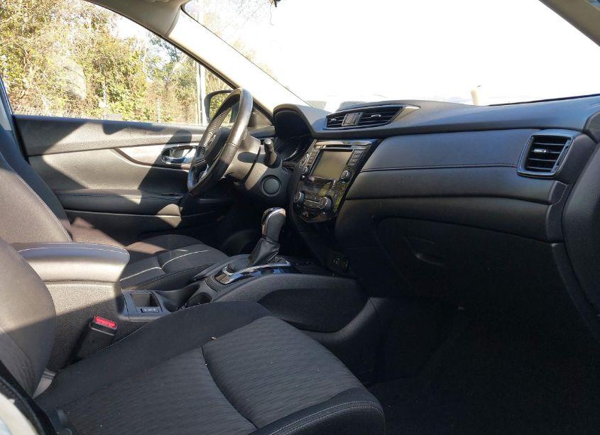 Photo 5 of 2019 Nissan Rogue SV (VIN JN8AT2MTXKW262219)