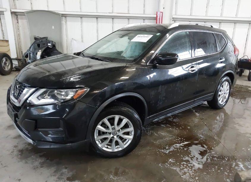 Photo 2 of 2020 Nissan Rogue SV FWD (VIN JN8AT2MTXLW002999)