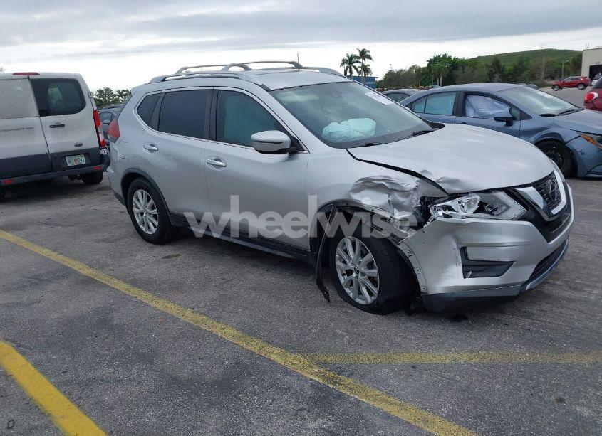 2020 Nissan Rogue S FWD (VIN JN8AT2MTXLW006003) main photo