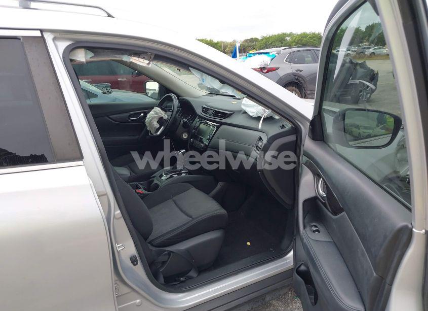 Photo 5 of 2020 Nissan Rogue S FWD (VIN JN8AT2MTXLW006003)