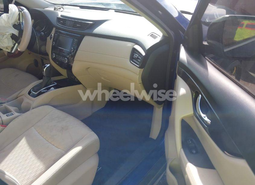 Photo 5 of 2020 Nissan Rogue SV FWD (VIN JN8AT2MTXLW010035)