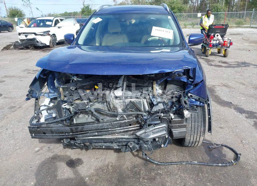 Photo 6 of 2020 Nissan Rogue SV FWD (VIN JN8AT2MTXLW010035)