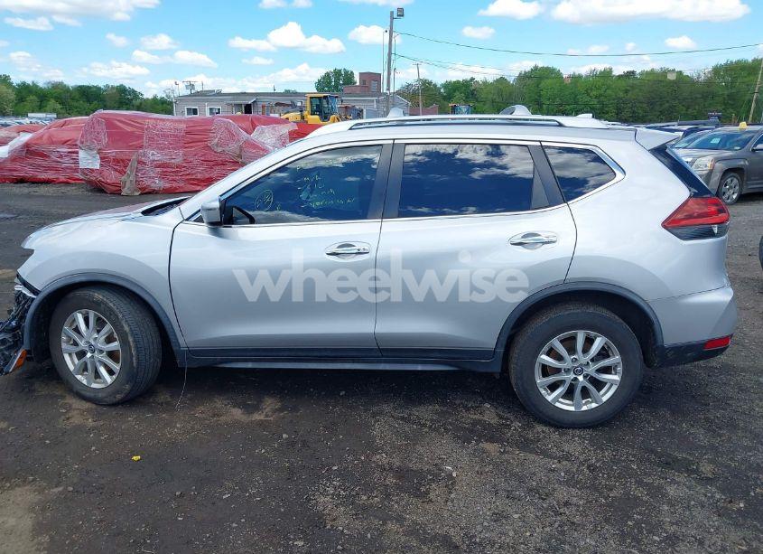 Photo 14 of 2020 Nissan Rogue SV FWD (VIN JN8AT2MTXLW010147)