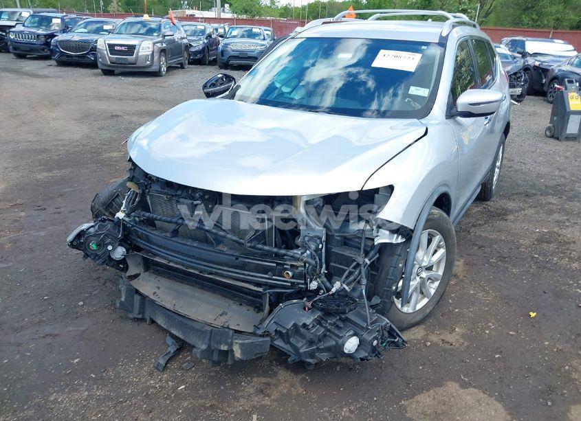 Photo 6 of 2020 Nissan Rogue SV FWD (VIN JN8AT2MTXLW010147)