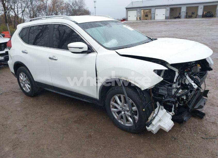 2020 Nissan Rogue SV FWD (VIN JN8AT2MTXLW011301) main photo