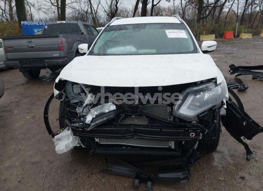 Photo 12 of 2020 Nissan Rogue SV FWD (VIN JN8AT2MTXLW011301)