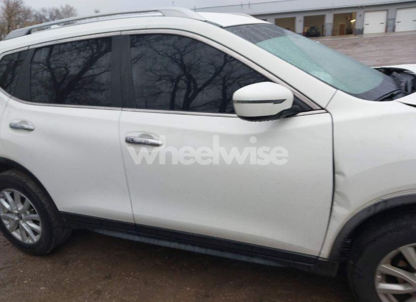 Photo 13 of 2020 Nissan Rogue SV FWD (VIN JN8AT2MTXLW011301)