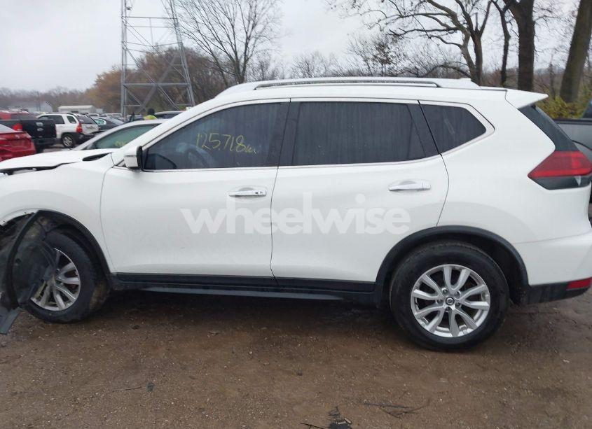 Photo 14 of 2020 Nissan Rogue SV FWD (VIN JN8AT2MTXLW011301)