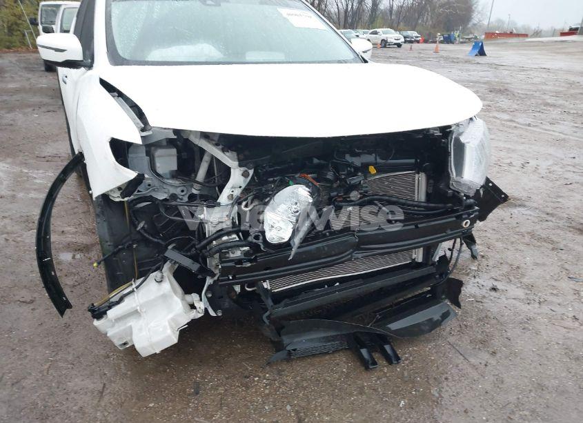 Photo 6 of 2020 Nissan Rogue SV FWD (VIN JN8AT2MTXLW011301)