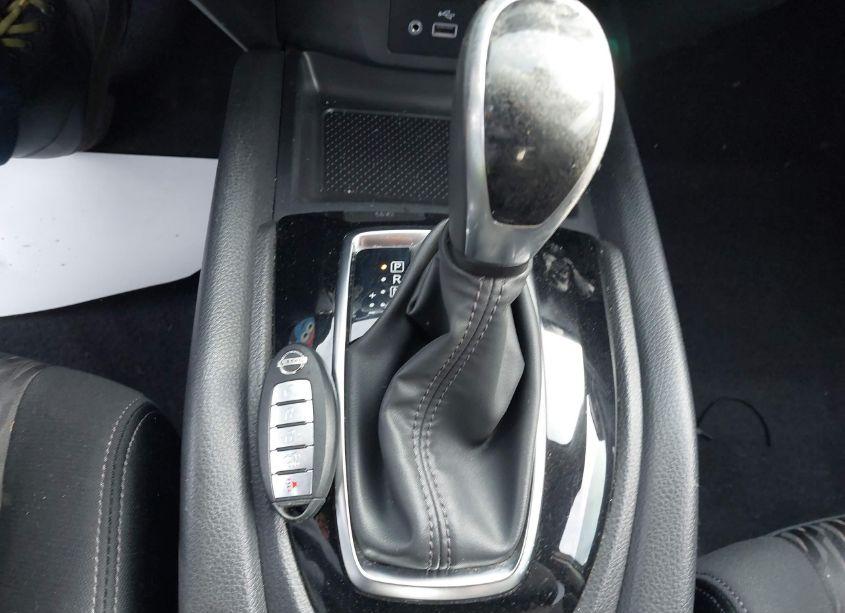 Photo 11 of 2020 Nissan Rogue SV FWD (VIN JN8AT2MTXLW014327)