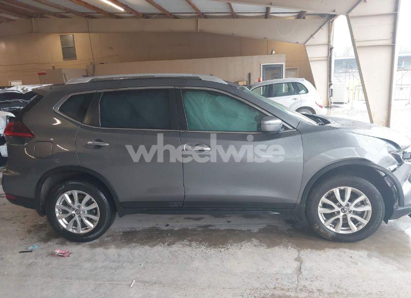 Photo 13 of 2020 Nissan Rogue SV FWD (VIN JN8AT2MTXLW016644)