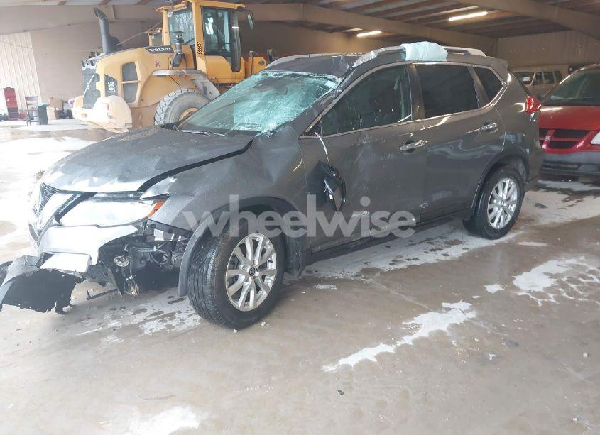 Photo 2 of 2020 Nissan Rogue SV FWD (VIN JN8AT2MTXLW016644)