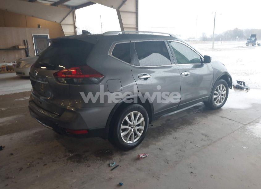 Photo 4 of 2020 Nissan Rogue SV FWD (VIN JN8AT2MTXLW016644)