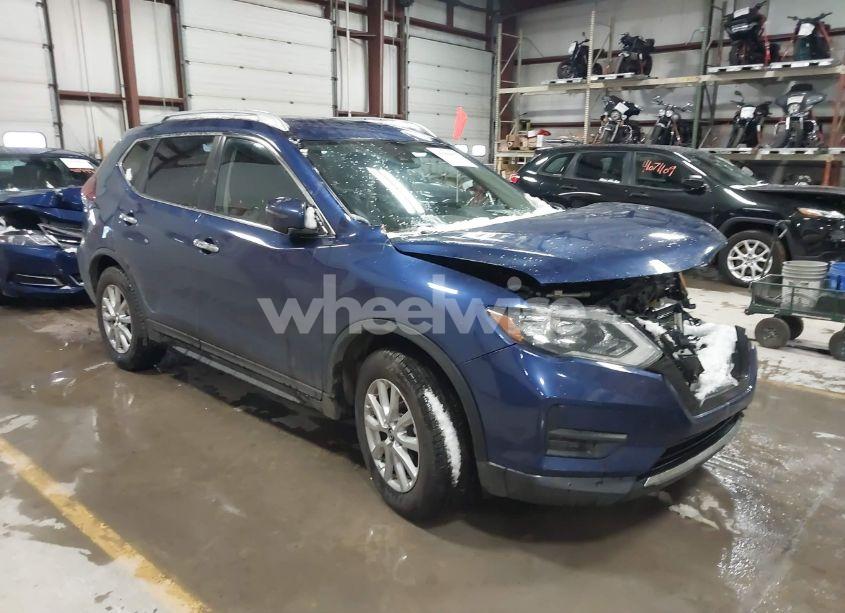 2020 Nissan Rogue SV FWD (VIN JN8AT2MTXLW038868) main photo