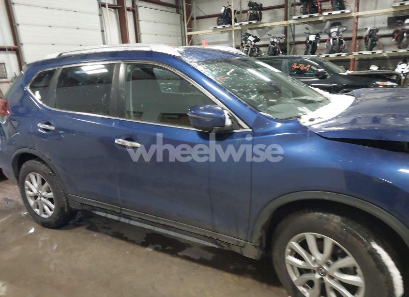 Photo 13 of 2020 Nissan Rogue SV FWD (VIN JN8AT2MTXLW038868)