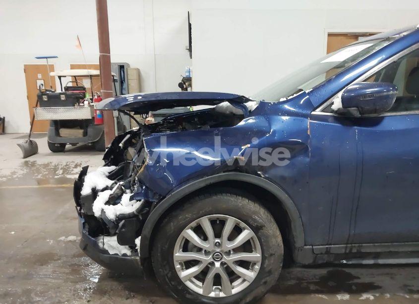 Photo 6 of 2020 Nissan Rogue SV FWD (VIN JN8AT2MTXLW038868)