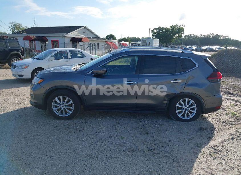 Photo 14 of 2020 Nissan Rogue SV FWD (VIN JN8AT2MTXLW039566)