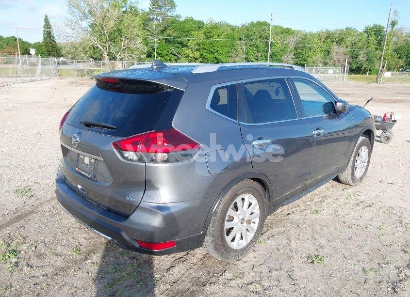 Photo 4 of 2020 Nissan Rogue SV FWD (VIN JN8AT2MTXLW039566)