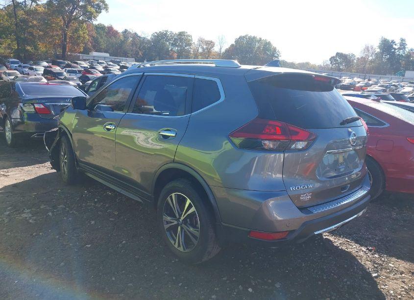 Photo 3 of 2020 Nissan Rogue SV FWD (VIN JN8AT2MTXLW041608)