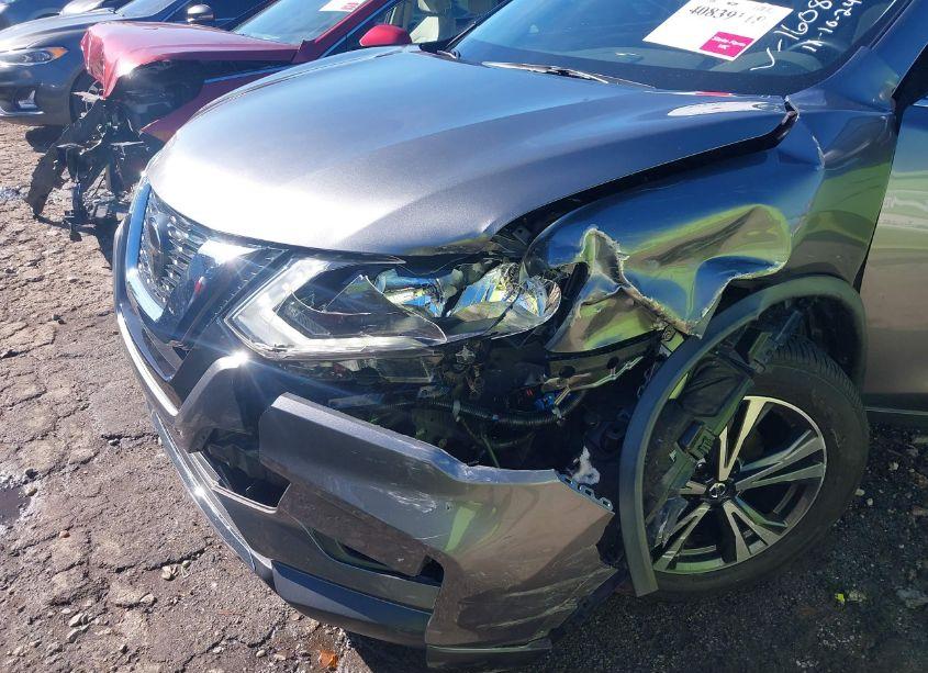 Photo 6 of 2020 Nissan Rogue SV FWD (VIN JN8AT2MTXLW041608)