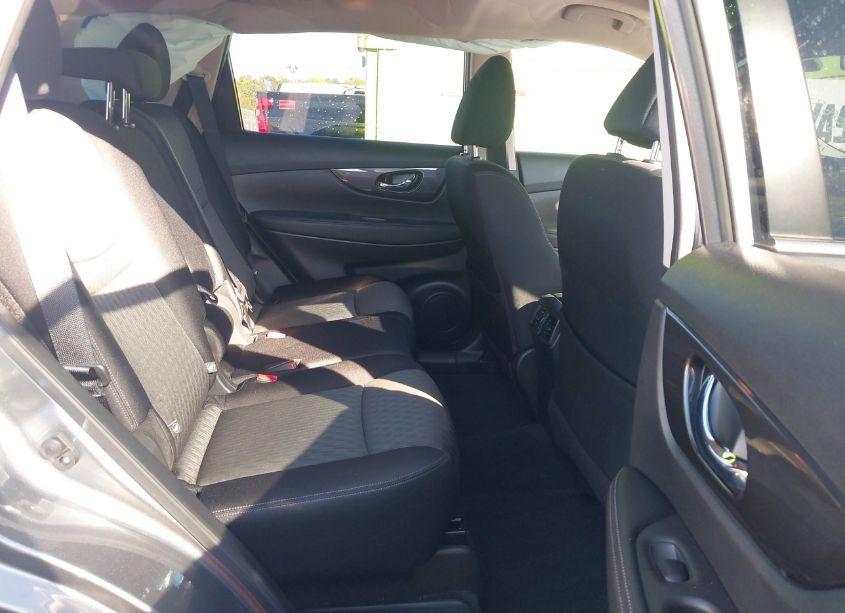 Photo 8 of 2020 Nissan Rogue SV FWD (VIN JN8AT2MTXLW041608)