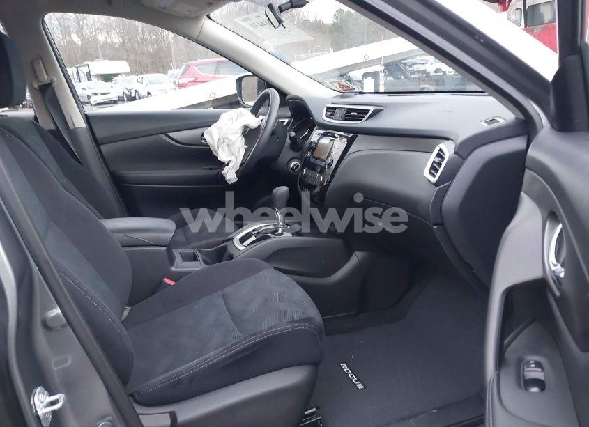 Photo 5 of 2016 Nissan Rogue S (VIN JN8AT2MV0GW150408)