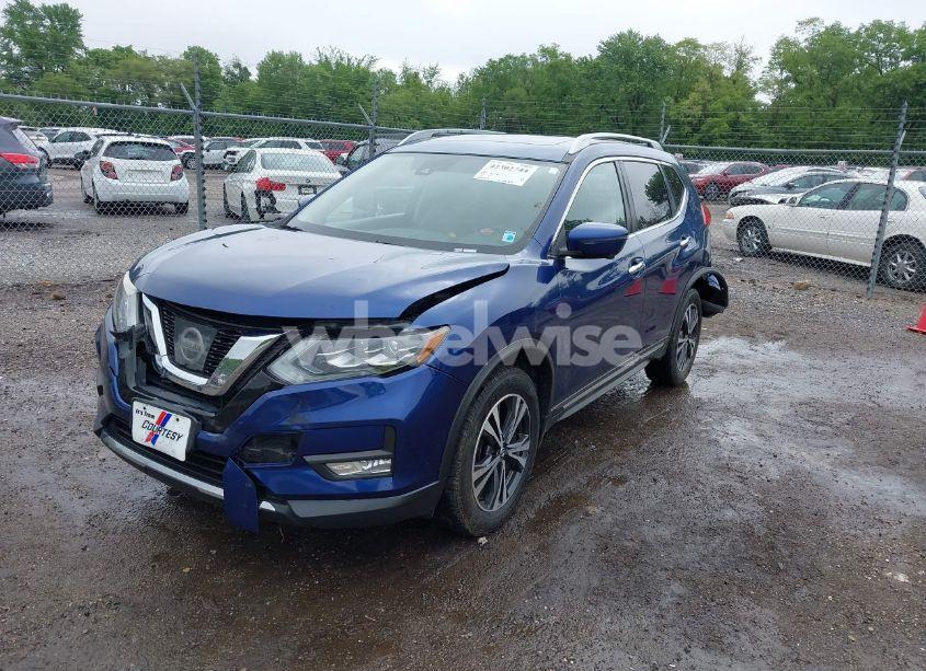 Photo 2 of 2017 Nissan Rogue SL (VIN JN8AT2MV0HW013566)