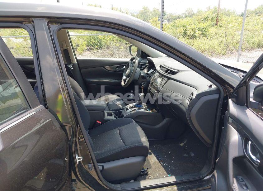 Photo 5 of 2017 Nissan Rogue S (VIN JN8AT2MV0HW025829)