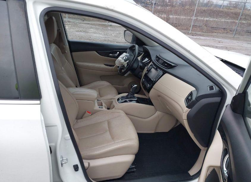 Photo 5 of 2017 Nissan Rogue SL (VIN JN8AT2MV0HW251000)