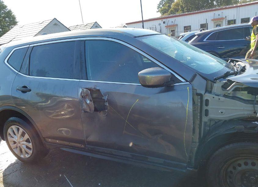 Photo 13 of 2017 Nissan Rogue S (VIN JN8AT2MV0HW253944)