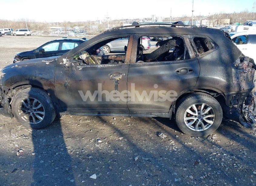 Photo 15 of 2017 Nissan Rogue SV (VIN JN8AT2MV0HW272347)