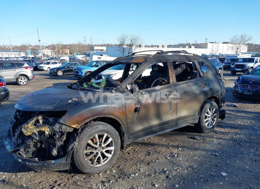 Photo 2 of 2017 Nissan Rogue SV (VIN JN8AT2MV0HW272347)